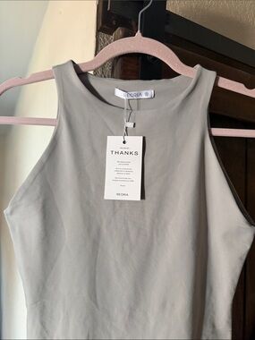 ReoRia Cream Boatneck Sleeveless Top